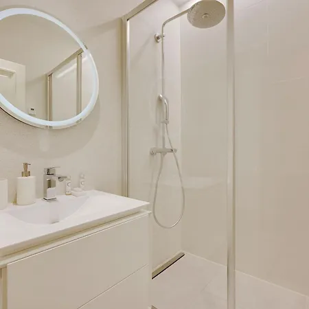 Superb With Terrace 2br-4p Trocadero Appartamento *
